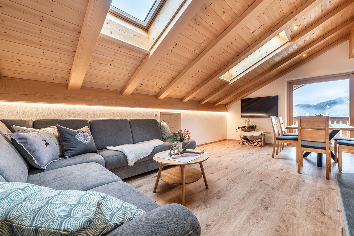 Zum-Oberjaeger-Ferienwohnung-Gipfelblick-90-Quadratmeter-im-Dachgeschoss