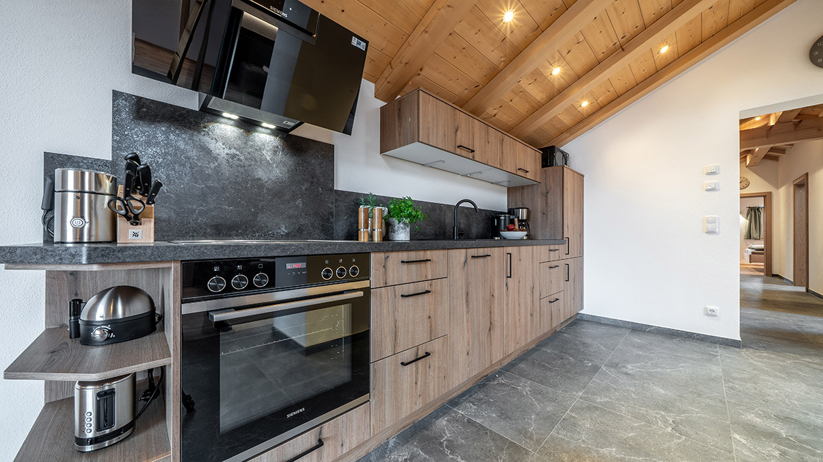 Zum-Oberjaeger-Ferienwohnung-Gipfelblick-Kueche