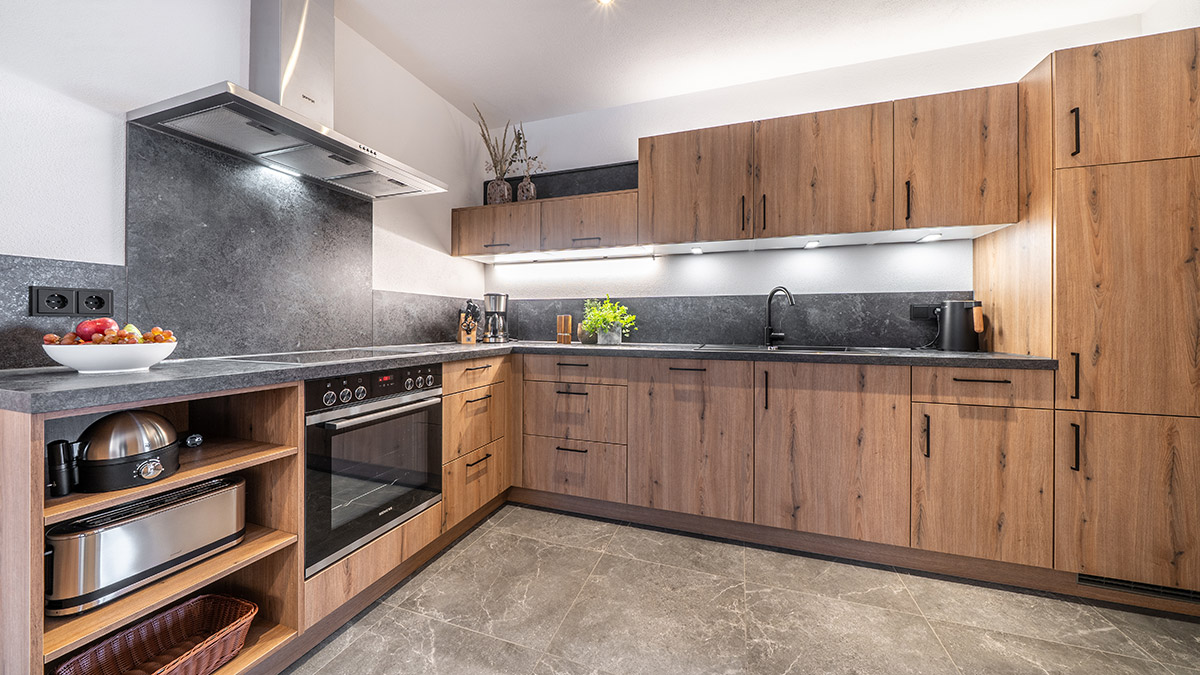 Zum-Oberjaeger-Ferienwohnung-Heimatleuchten-Kueche