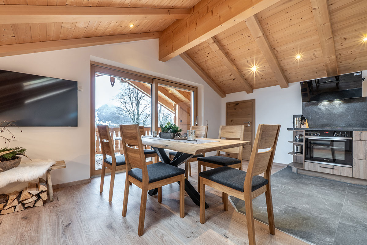 Zum-Oberjaeger-Ferienwohnung-Gipfelblick-fuer-sechs-Personen Wohnraum Zum-Oberjaeger-Ferienwohnung-Gipfelblick-fuer-sechs-Personen Wohnraum